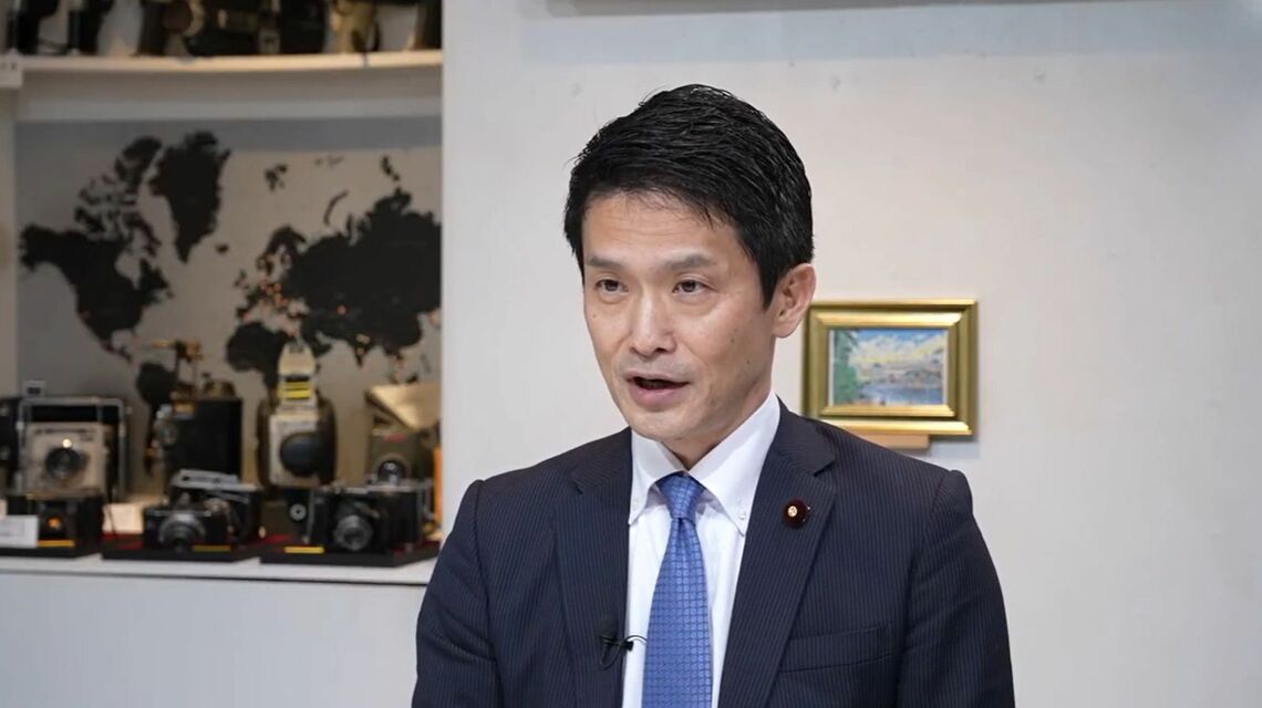 「目下は政権の威信への傷が雪だるま式に増えている状態」と話す小川淳也氏