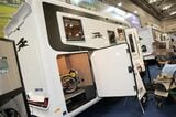 トイファクトリーが輸入販売するライカのキャンピングカー「エコビップ L2009」（筆者撮影）
