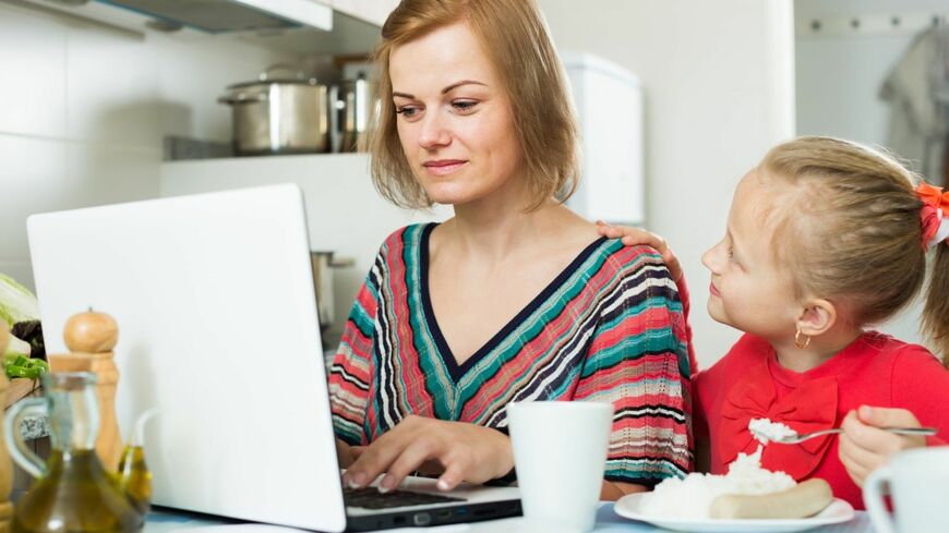 「テレワークが時間的余裕を奪う」とは？（写真：JackF／PIXTA）