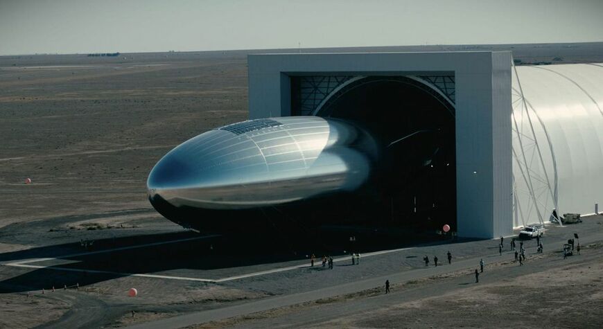 Sceye社のHAPS機体が格納庫に入る様子。同様の格納庫を国内で建設する（Sceye社提供）