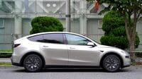6人乗りになったテスラ｢モデルY L｣実質約600万円～は家族向けEVの新たな選択肢になりうるか？