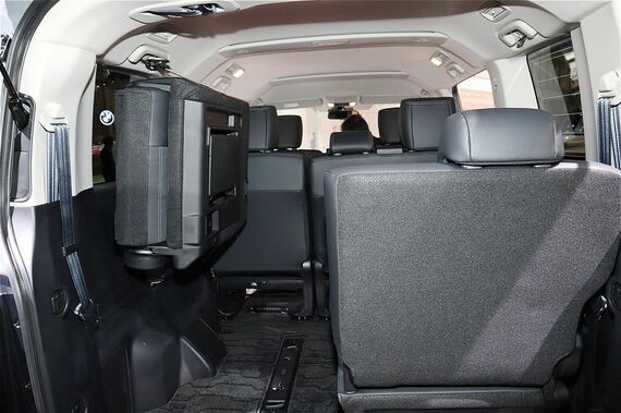 デリカD:5の3列目シート＆ラゲージスペース