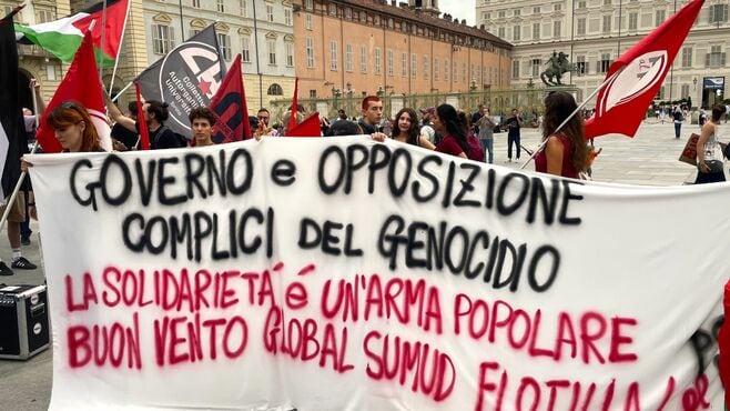 ｢銃を頭に｣…イスラエルに拘束された船員が激白