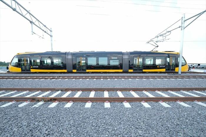「ライトライン」のサイドビュー