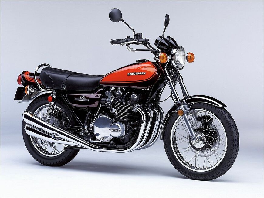 1972年発売のカワサキ「900スーパー4」(写真：カワサキモータースジャパン）
