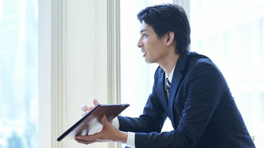 営業成績のいい優秀なビジネスパーソンが、商談で使わない言葉とは（写真：すとらいぷ／PIXTA）