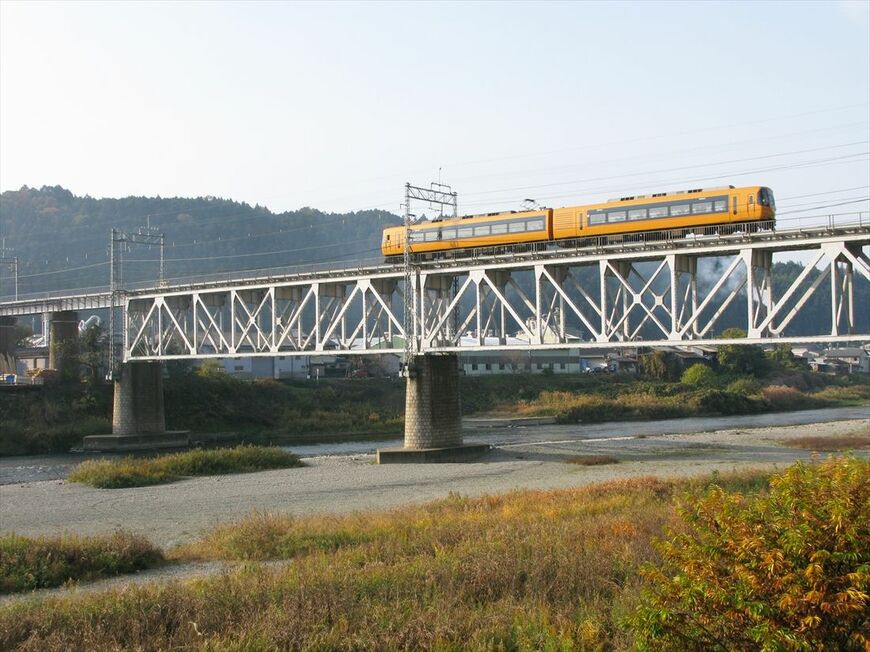 吉野線を走る16400系（撮影：南正時）
