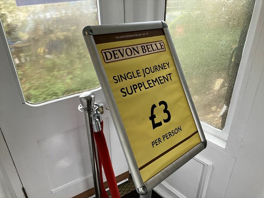 展望車に乗るには3ポンドの追加料金が必要だ（筆者撮影）