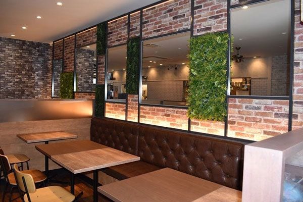 「黒吉野家」と呼ばれる、新スタイルの店舗（写真：吉野家）