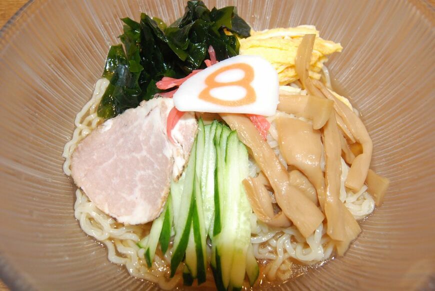 冷麺（770円）。瀬戸内レモンの爽やかな酸味でさっぱり食べられる