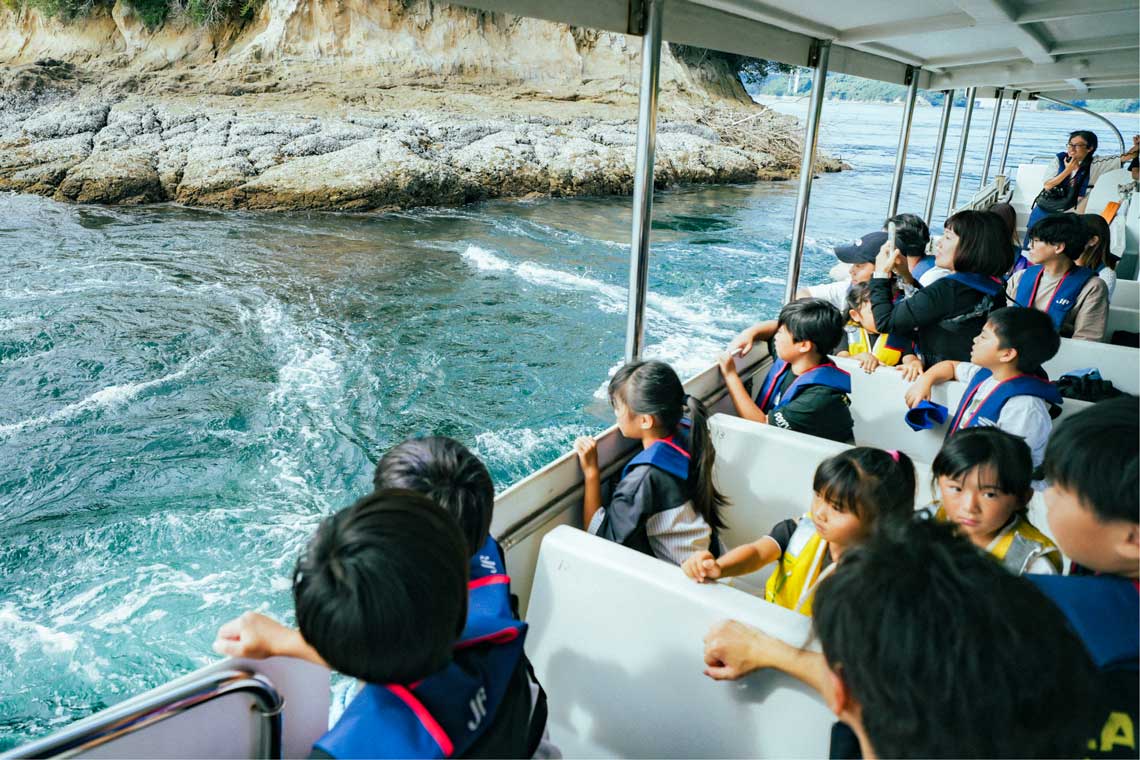 船に乗って来島海峡の急流を体験