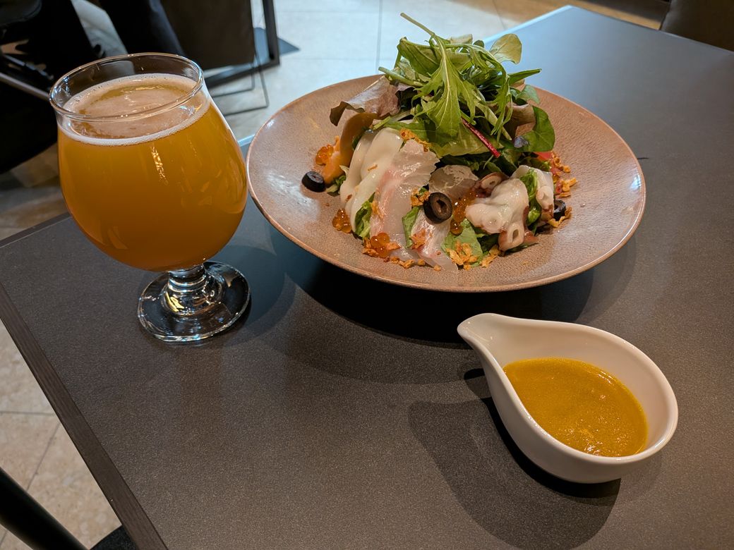 クラフトビール「THUNDER IPA」を注文（写真：筆者撮影）