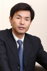 上野泰也（うえの・やすなり）／上智大学文学部史学科卒業、法学部法律学科に学士入学後、国家公務員I種（行政職）にトップ合格したため中退。1986年会計検査院入庁。富士銀行（現みずほ銀行）、富士証券などを経て2000年10月から現職（撮影：尾形文繁）