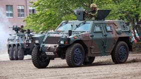 防衛費増額でも防衛省･自衛隊にはムダ金になってしまう理由､装甲車など装備調達でなぜ失敗と隠蔽を繰り返すのか