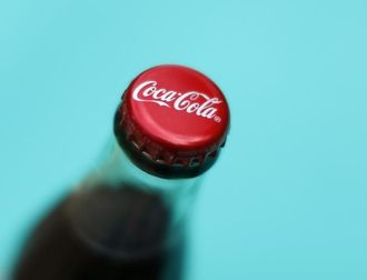 コカ・コーラ､北米販売減響き14％減益