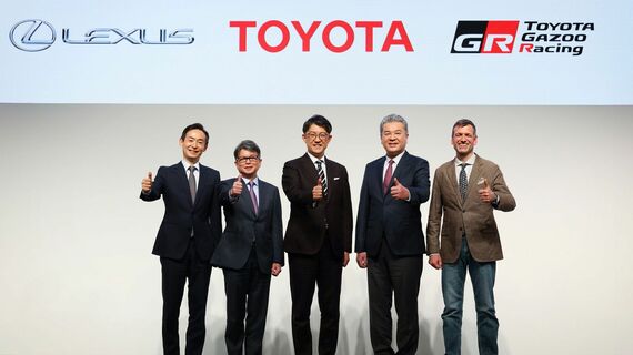 トヨタは2月13日、新経営体制を発表した。左から新郷和晃、宮崎洋一、佐藤恒治、中島裕樹、サイモン・ハンフリーズ