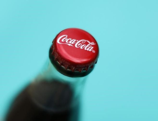 コカ・コーラ､北米販売減響き14％減益