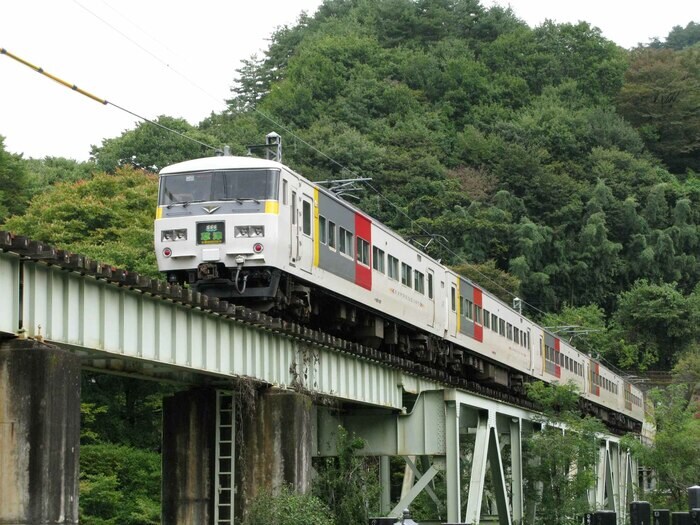 吾妻線を走る「草津」