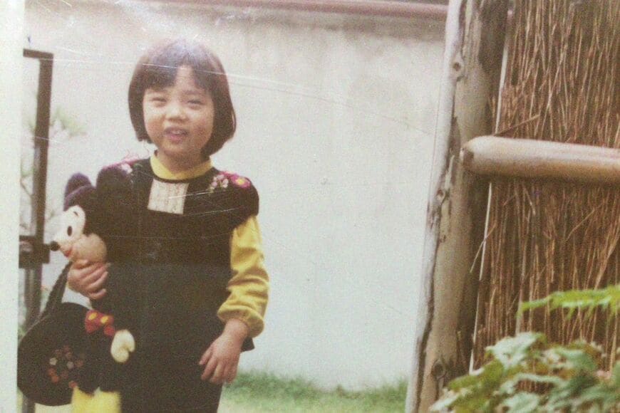 いとこからもらったミッキーマウスを大事にしていた（写真：晃子さん提供）