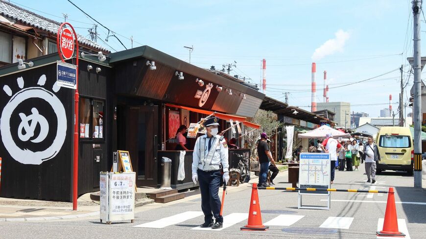 沼垂テラス商店街の朝市