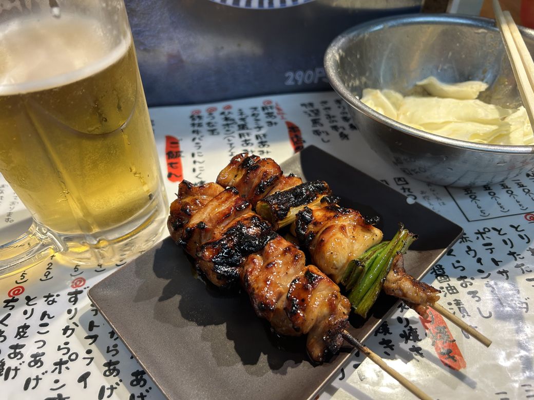 ひとり打ち上げ。仕事後の1杯がうますぎる。至福のおひとりさまタイムである（写真：筆者撮影）