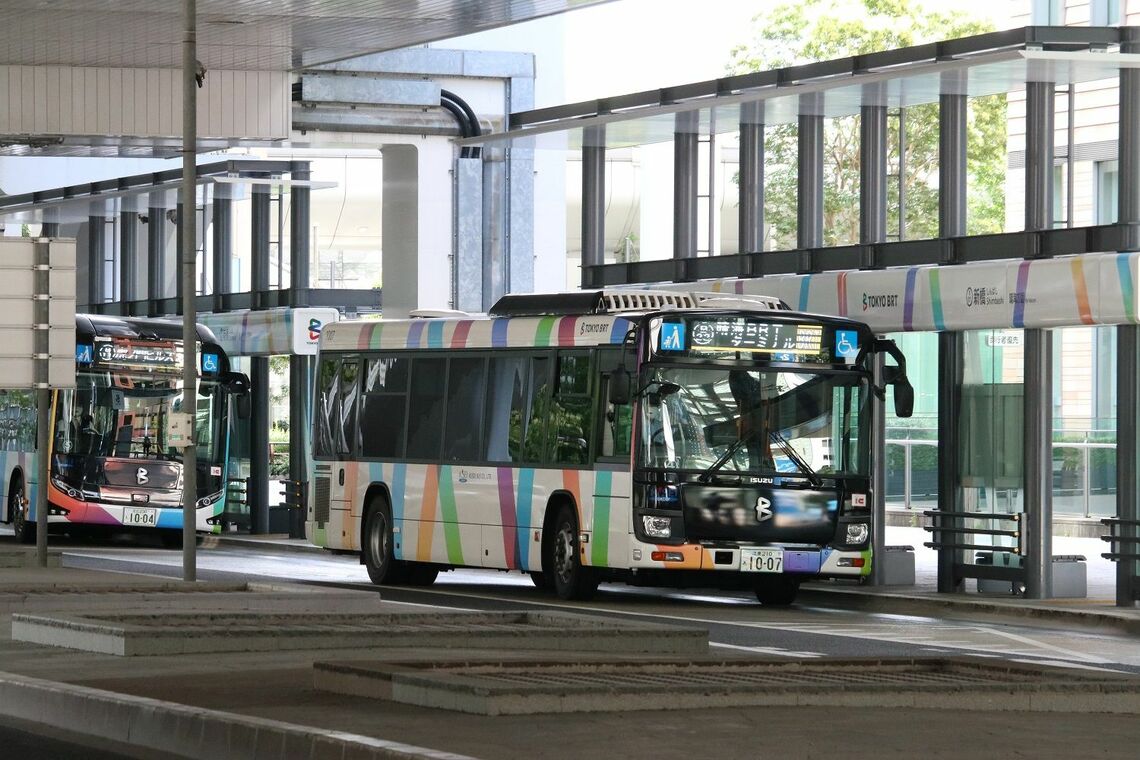 臨海部とを結ぶ「東京BRT」（筆者撮影）