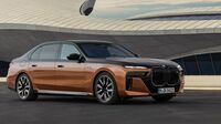 EVになった｢最上級BMW｣2198万円は走りも弩級 初代7シリーズを思わせる｢i7｣走りの正体