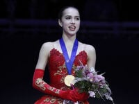 フィギュア欧州選手権､15歳ザギトワ初優勝 足の骨折から復帰したメドベージェワは2位