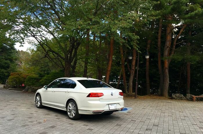 フォルクスワーゲン パサート 2.0TSI R-Line｜Volkswagen Passat 2.0TSI R-Line