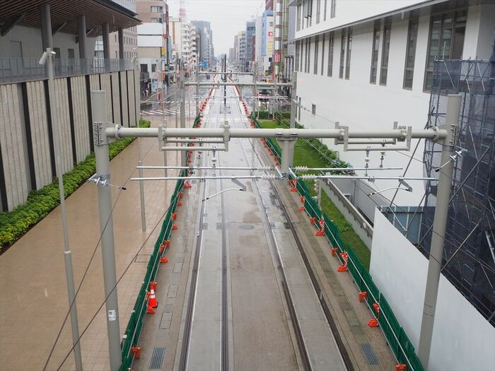 宇都宮駅東口から鬼怒通りへ延びる軌道