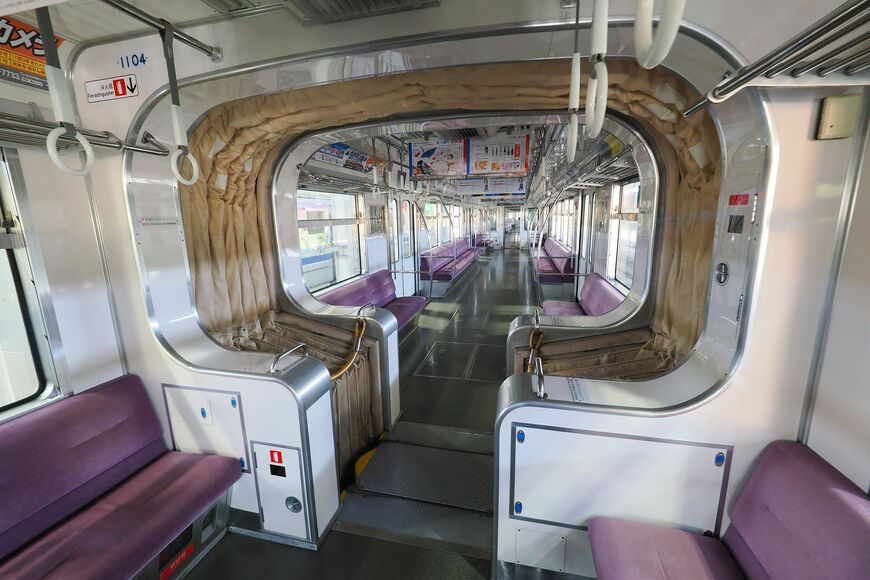 大阪モノレール　1000系　04編成