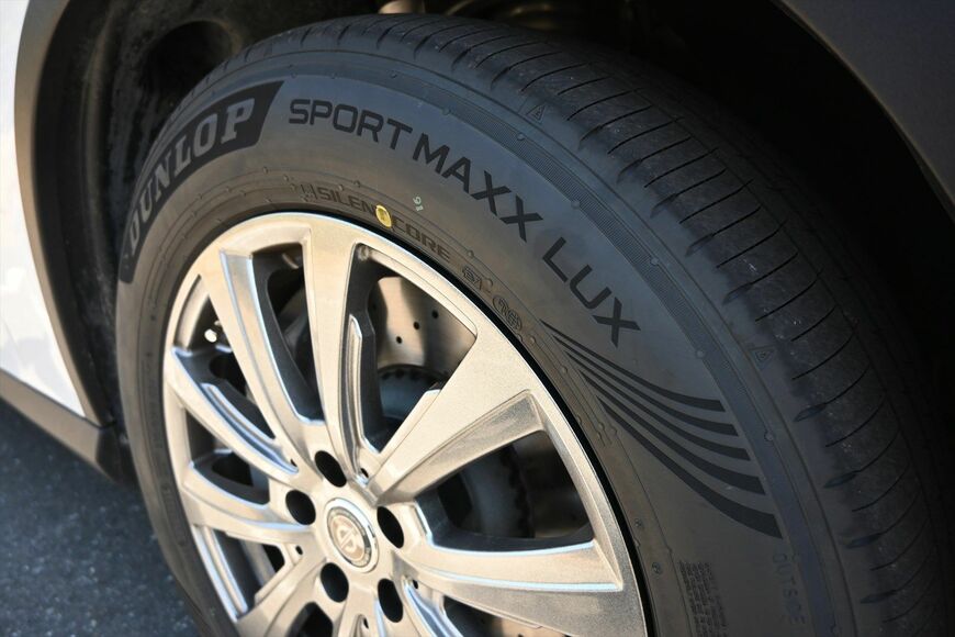 「SPORT MAXX LUX」は操縦性と静粛性の両立をうたう（筆者撮影）