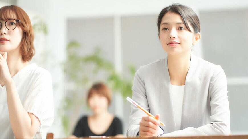 受講している女性
