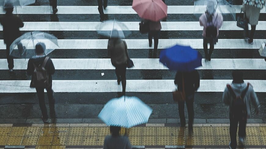 降水確率50％と80％で強く雨が降るのはどっち？（写真：bee／PIXTA）