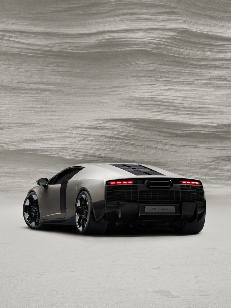 アウディが発表した新型スーパースポーツカー「ヌヴォラーリ（Nuvolari）」（写真：AUDI AG）
