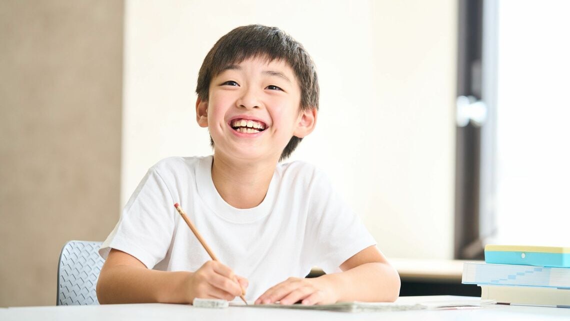 「なぜ勉強する必要があるの？」と子どもに聞かれたとき、親としてきちんと答えることができますか？（写真：すとらいぷ／PIXTA）