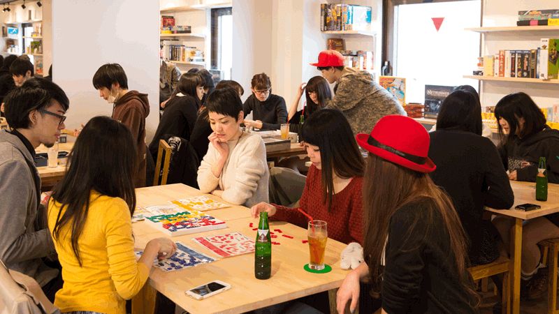 ボードゲームカフェ「JELLY JELLY CAFE」池袋1号店の様子