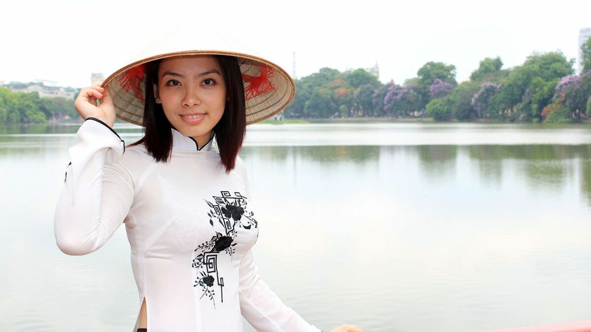 ベトナムの女性が体型維持に気を払うワケ アオザイとノンバイトー､伝統