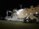 悪石島へは、鹿児島港を深夜23時に出発する週二便のフェリーでしかアクセスできない（筆者撮影）
