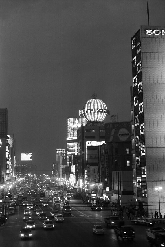 銀座のネオン