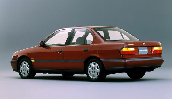 初代プリメーラは細かい改良を繰り返しながら、1995年まで生産された（写真：日産自動車）