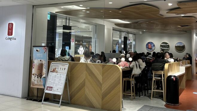 ｢ゴンチャ｣いまだに混雑､来店客が頼む意外な一杯