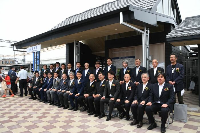関係者の記念撮影