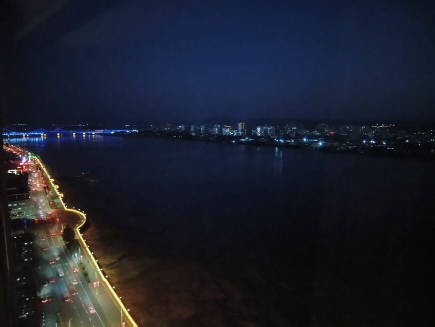夜の北朝鮮（筆者撮影）
