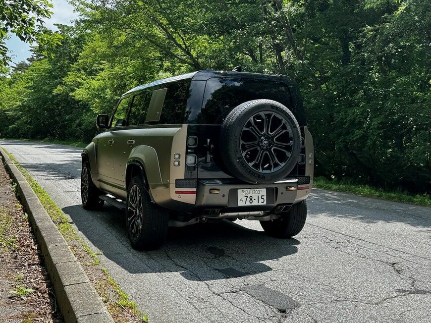 ランドローバー ディフェンダー オクタ（写真：小川フミオ）