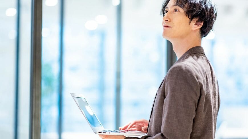 スタートアップ転職の希望者や、副業の希望者は、年々増えています（写真：kouta／PIXTA）