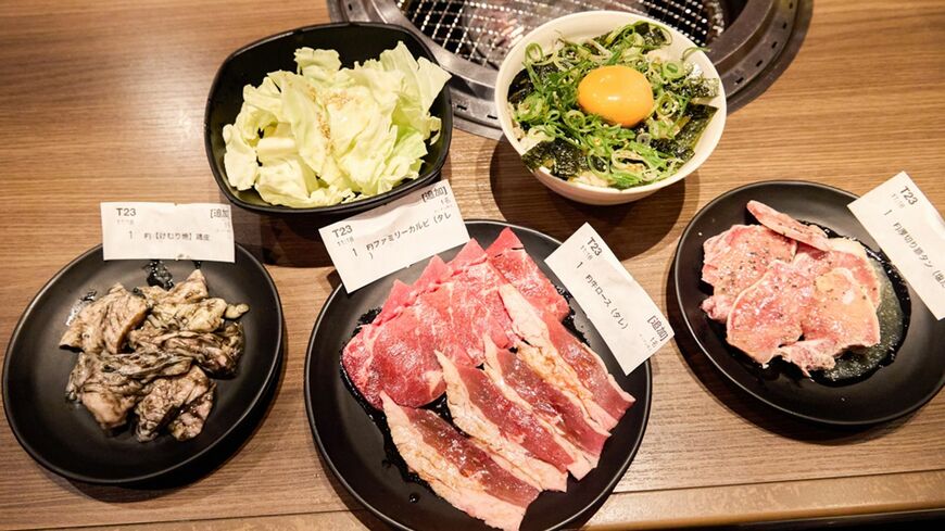 「謎の焼肉チェーン」ランチ食べ放題の実力はいかに？（写真：筆者撮影）