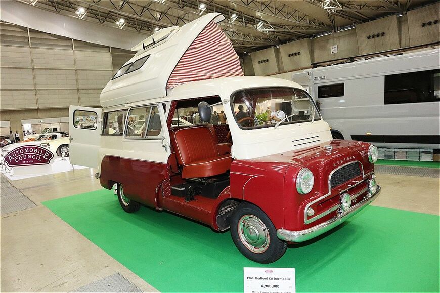 1961年式のキャンピングカー「ベッドフォード・CA ドーモビル」（筆者撮影）