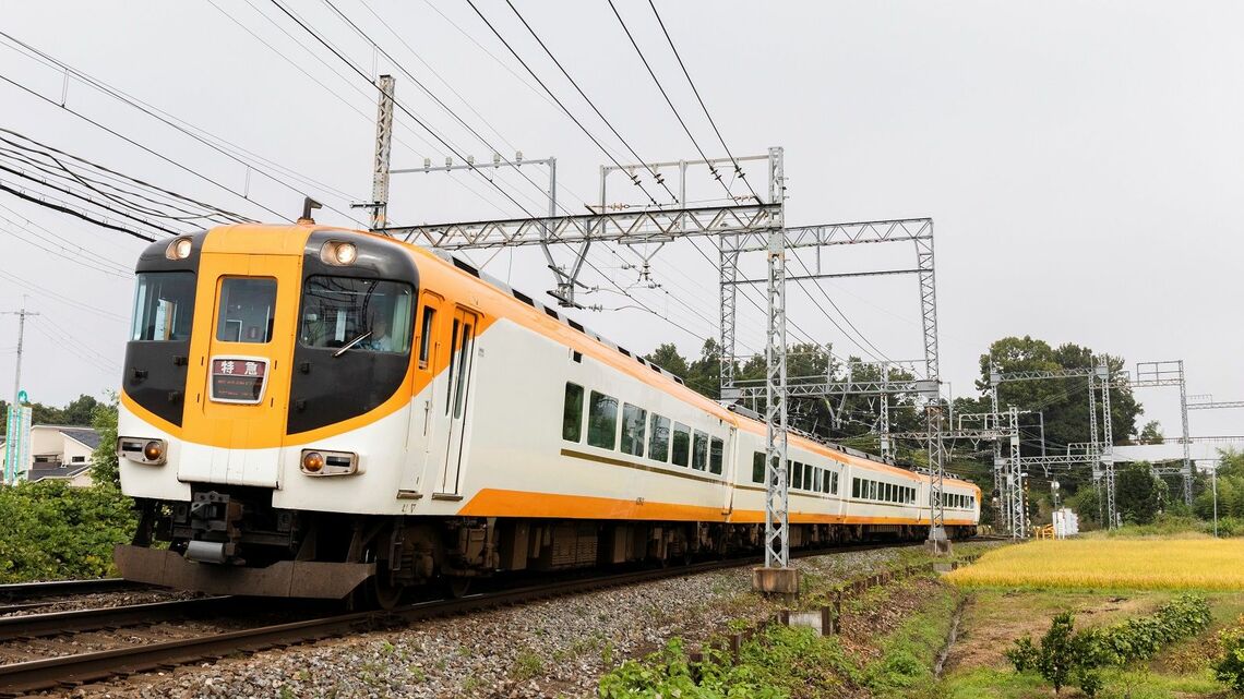 近鉄京都線の特急は新幹線駅の京都と近鉄奈良を約35分で結ぶ（撮影：鼠入昌史）