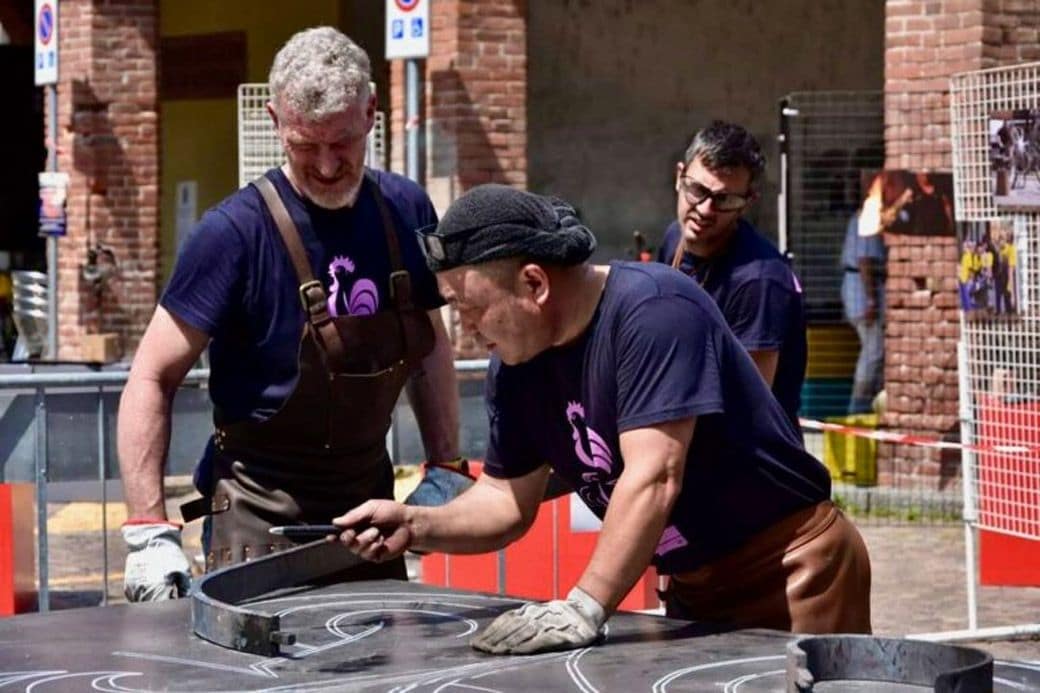 ジ・ロデ・イタリアのモニュメント制作時の様子